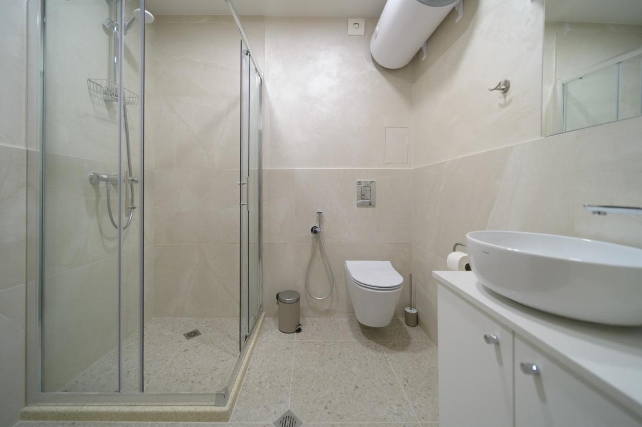 Magdalena Apartment - Two Bathrooms, Perfect City Center Várna Kültér fotó